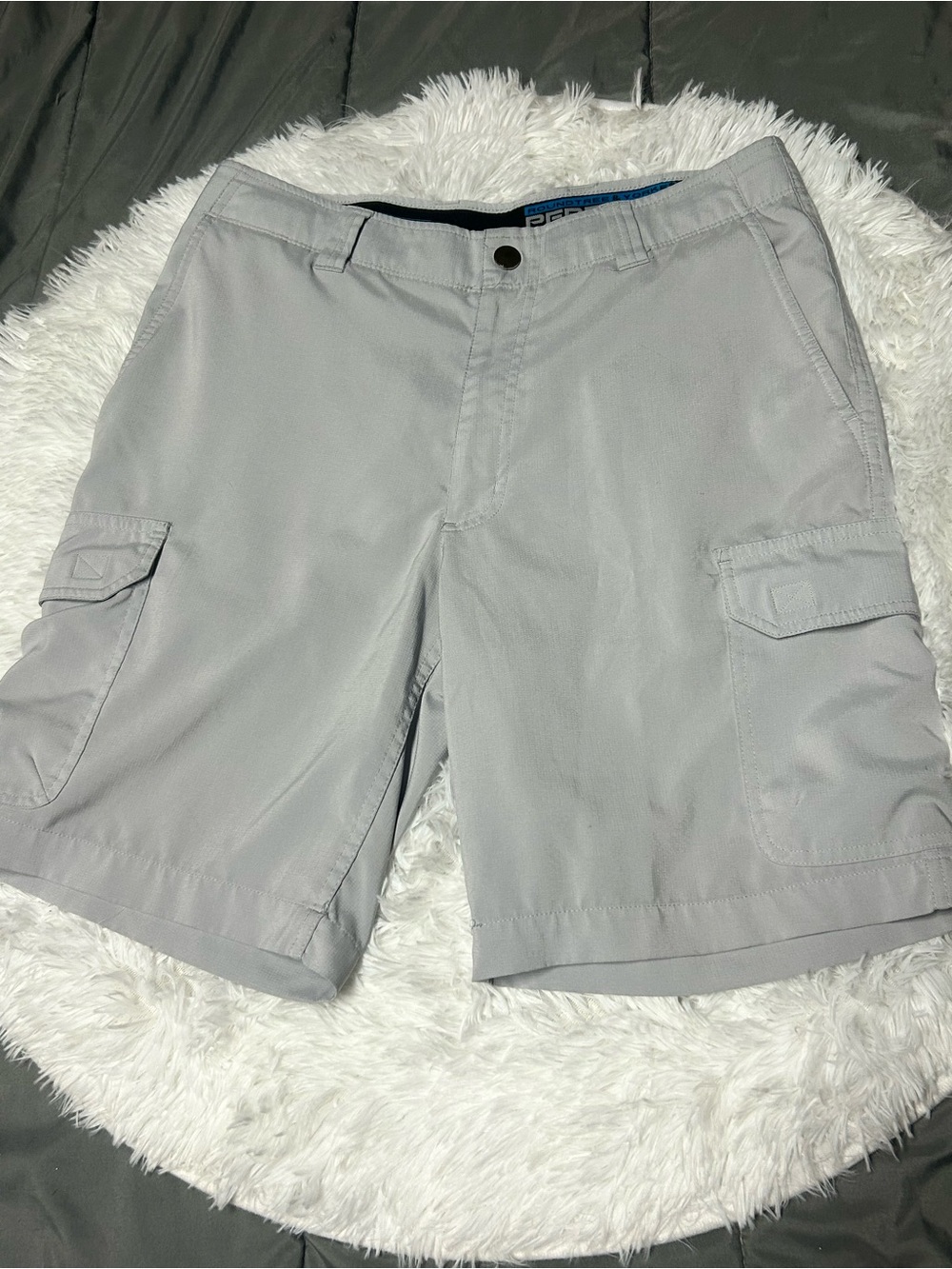 Roundtree & Yorke Light Gray Men’s Cargo Shorts performance work play